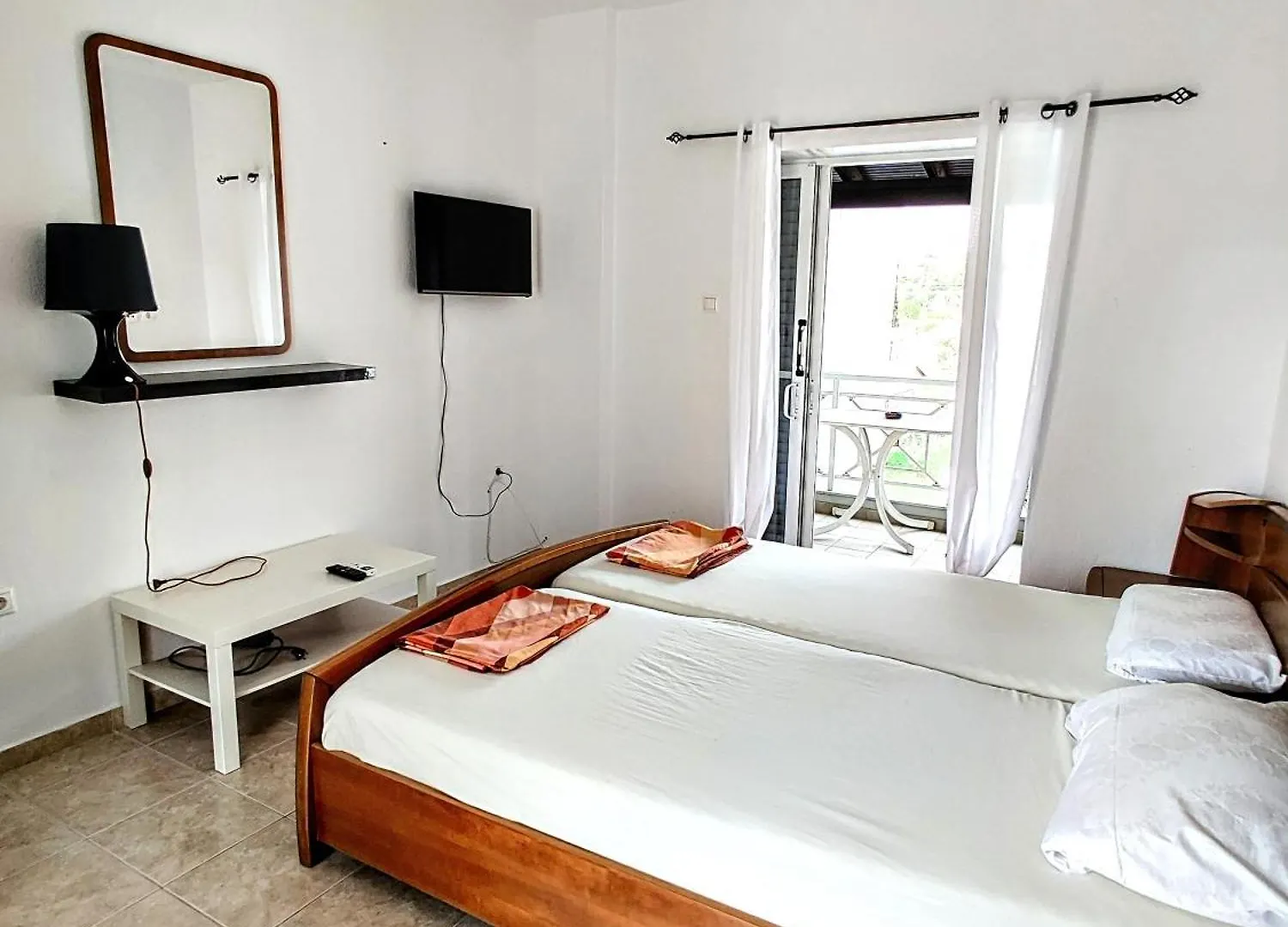 Flogita - 5 Beautiful Apartments